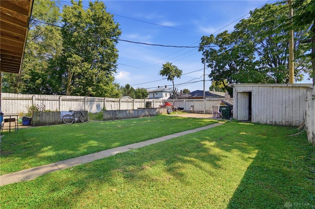 40 S Torrence Property Photo 77