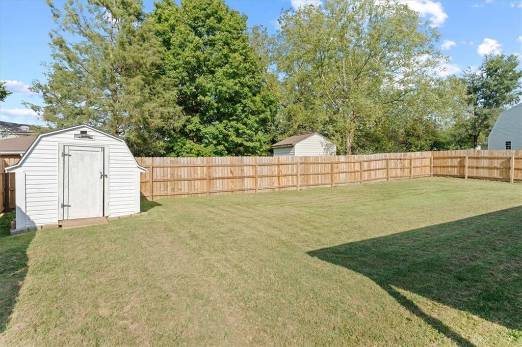 125 E Doris Property Photo 31