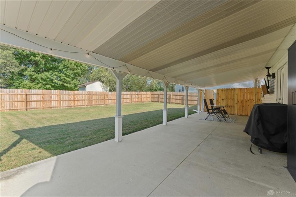 125 E Doris Property Photo 32