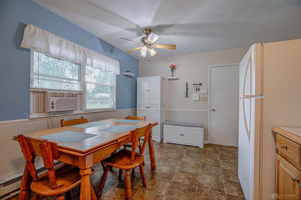 400 Willow Property Photo 6