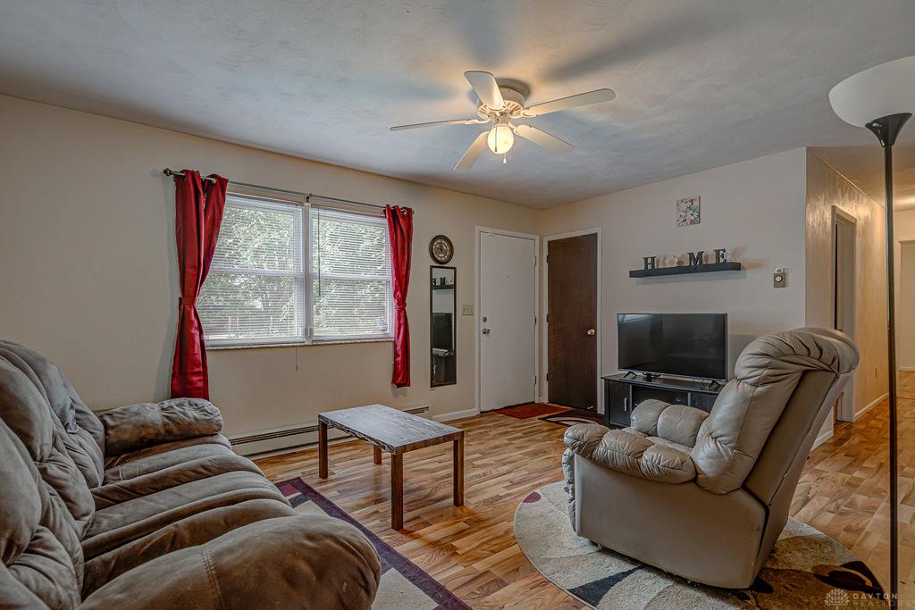 400 Willow Property Photo 8