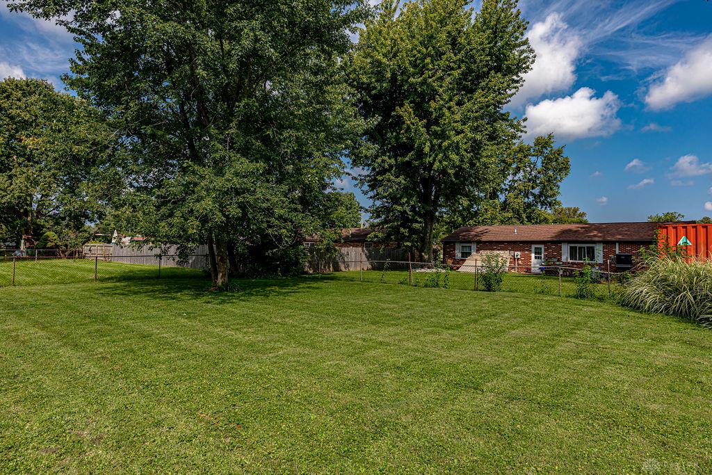 400 Willow Property Photo 29