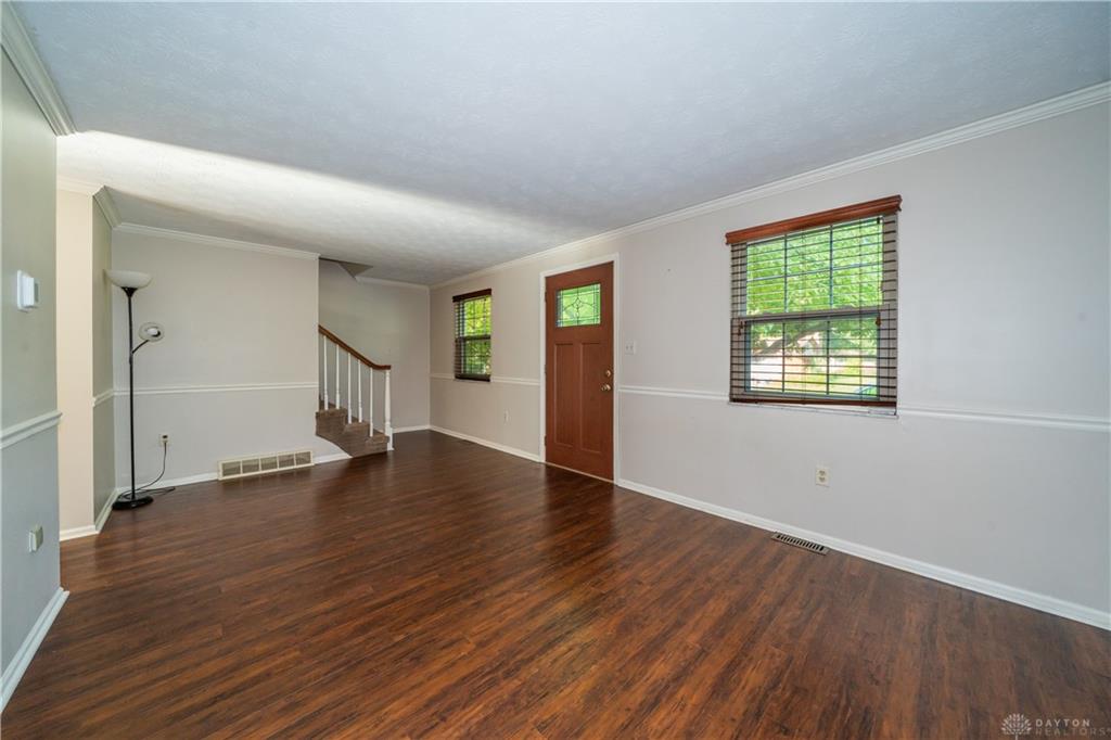 5845 Overbrooke Property Photo 4