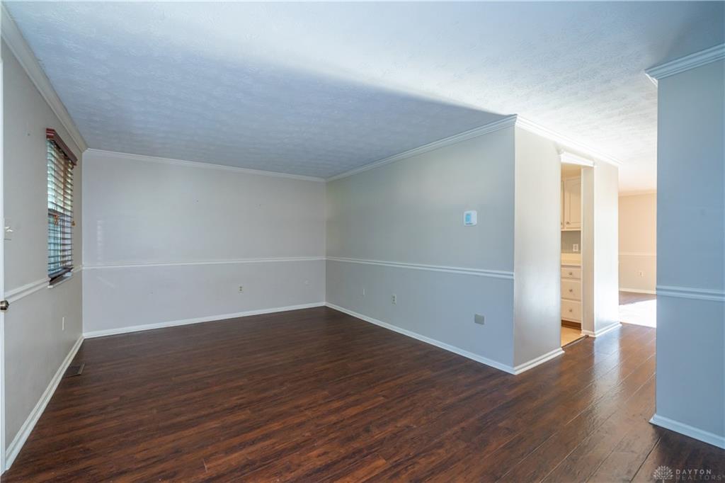 5845 Overbrooke Property Photo 6