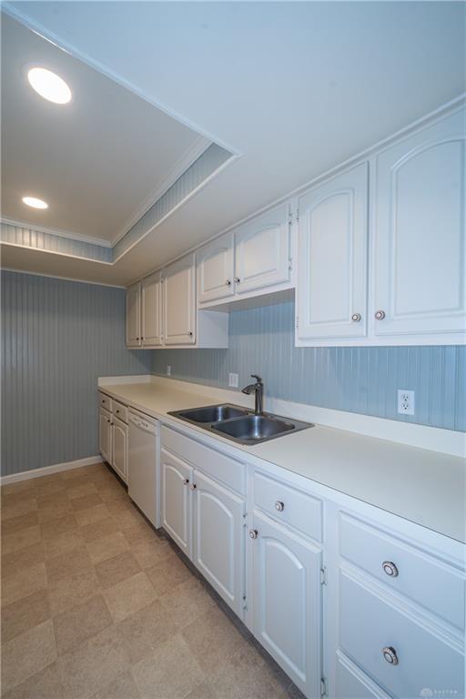 5845 Overbrooke Property Photo 8