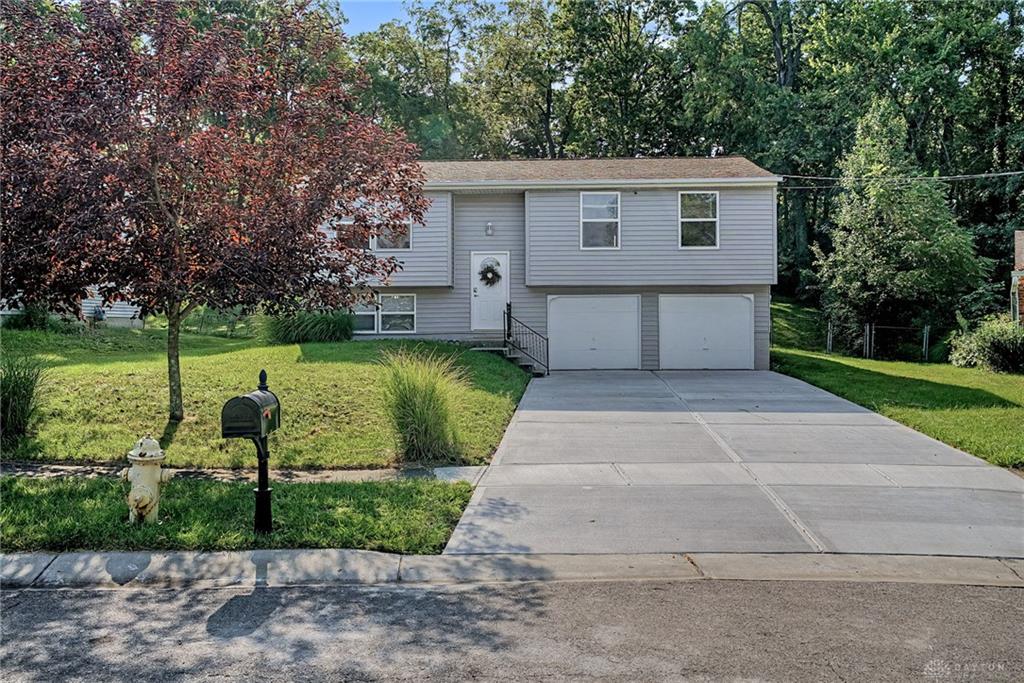2933 Greenbrook