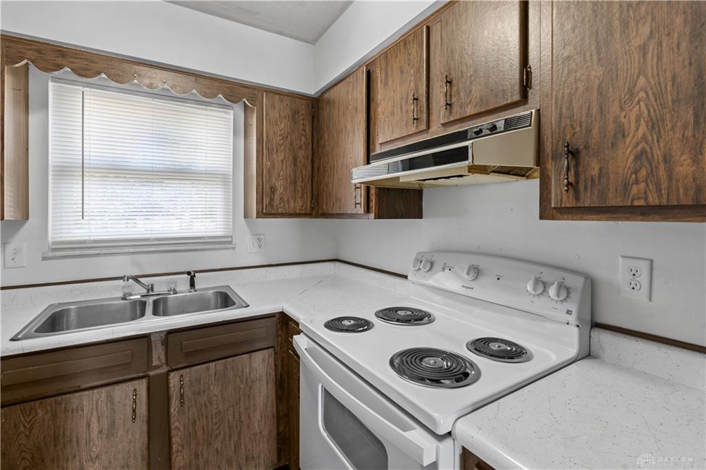27 Highridge Property Photo 9