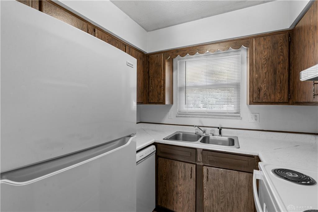 27 Highridge Property Photo 10