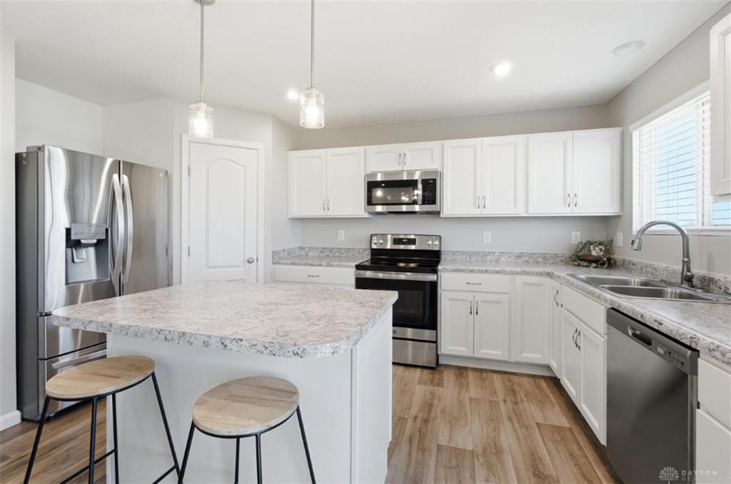 595 Brassie Property Photo 10