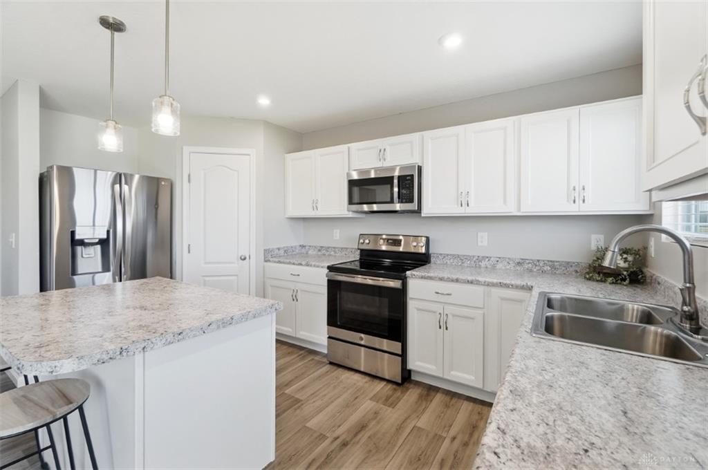 595 Brassie Property Photo 12