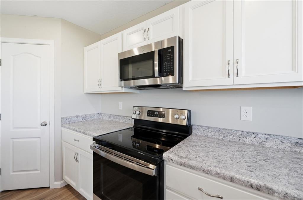 595 Brassie Property Photo 13