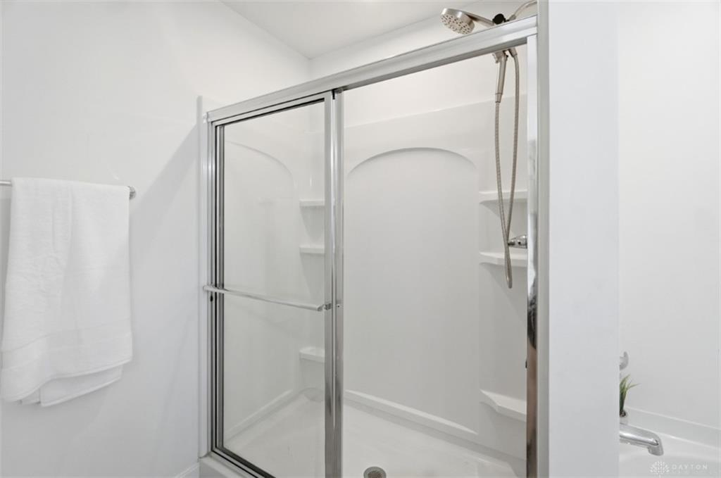 595 Brassie Property Photo 33
