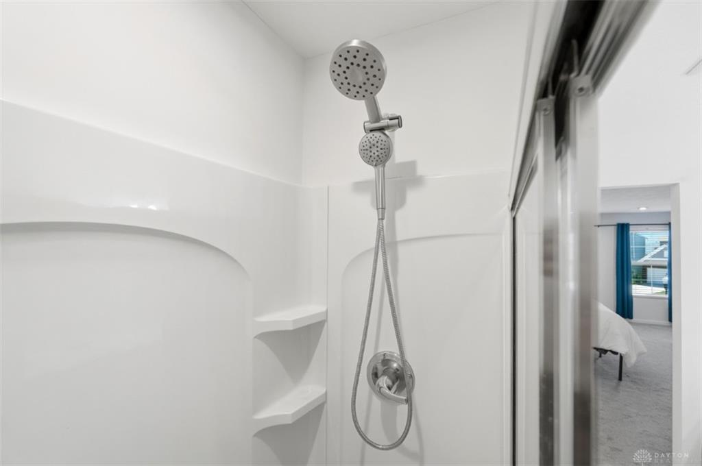 595 Brassie Property Photo 34