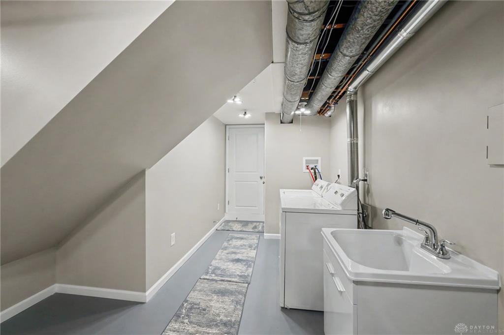 600 Cushing Property Photo 32