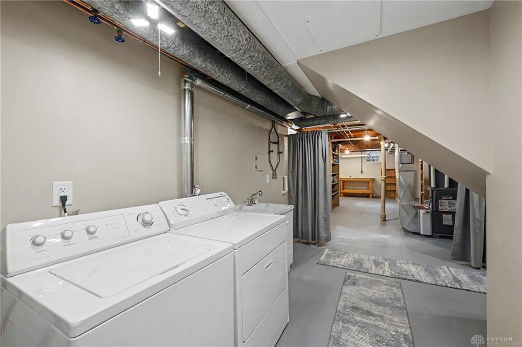 600 Cushing Property Photo 33