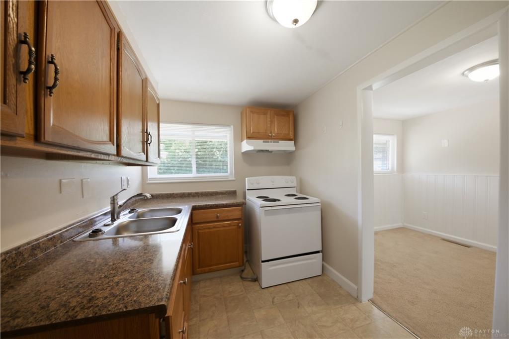 3894 Utica Property Photo 4