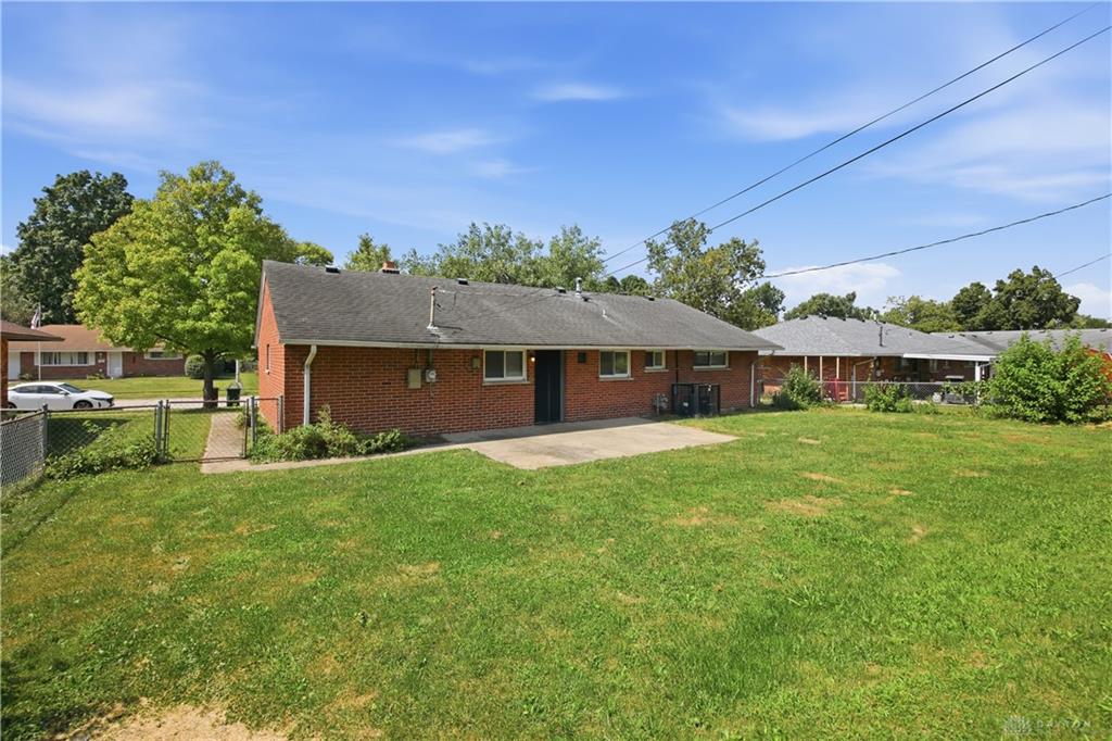 3894 Utica Property Photo 6