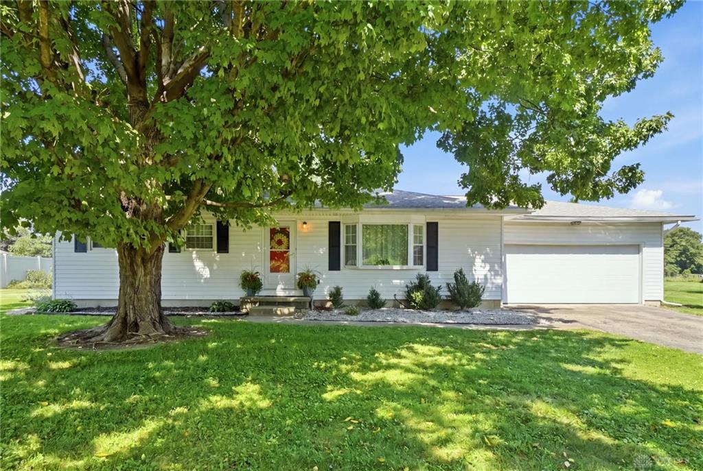 1683 Hillcrest Property Photo 1