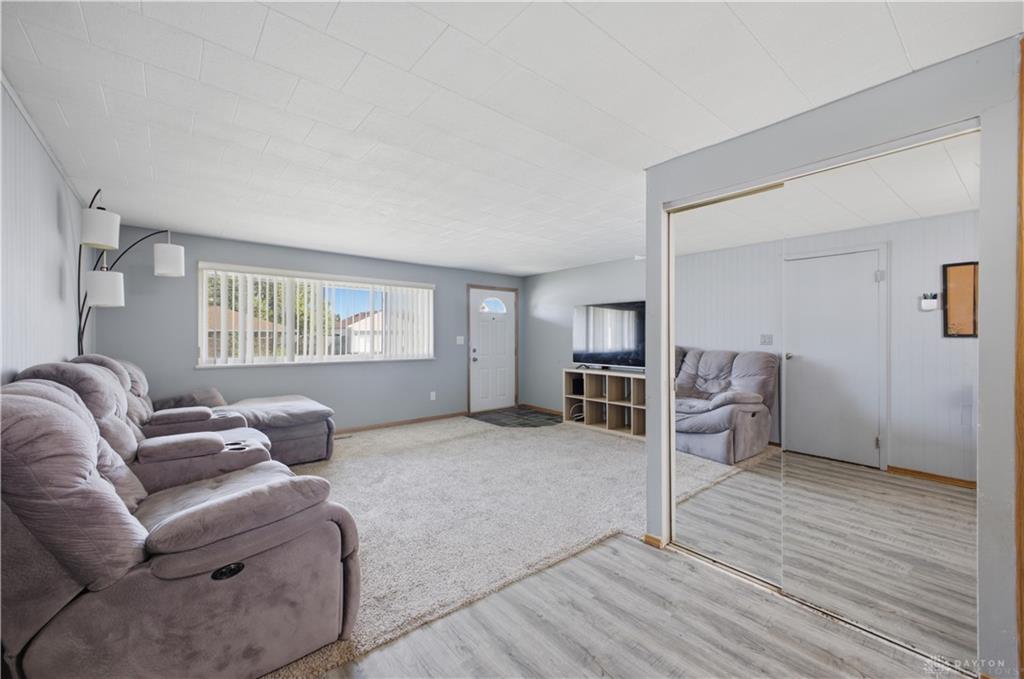 5159 Lemoyne Property Photo 4