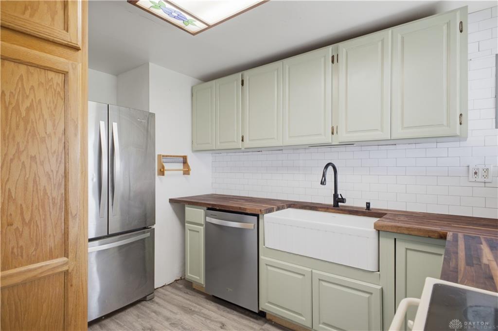 5159 Lemoyne Property Photo 8