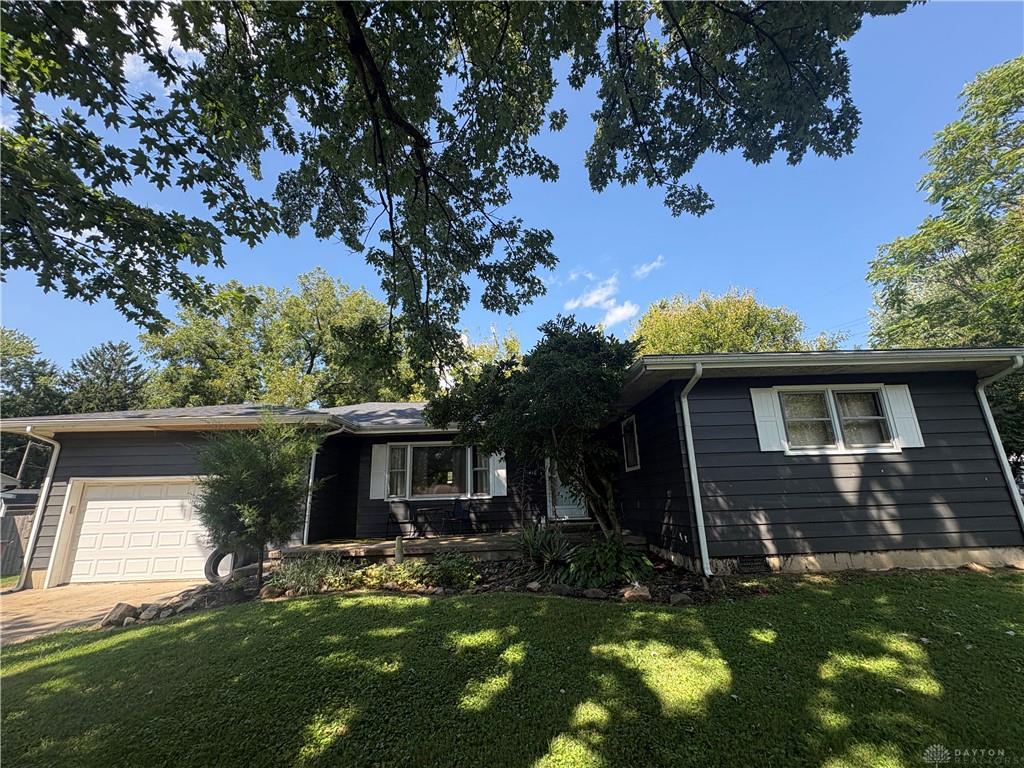 416 E Spring Property Photo 1