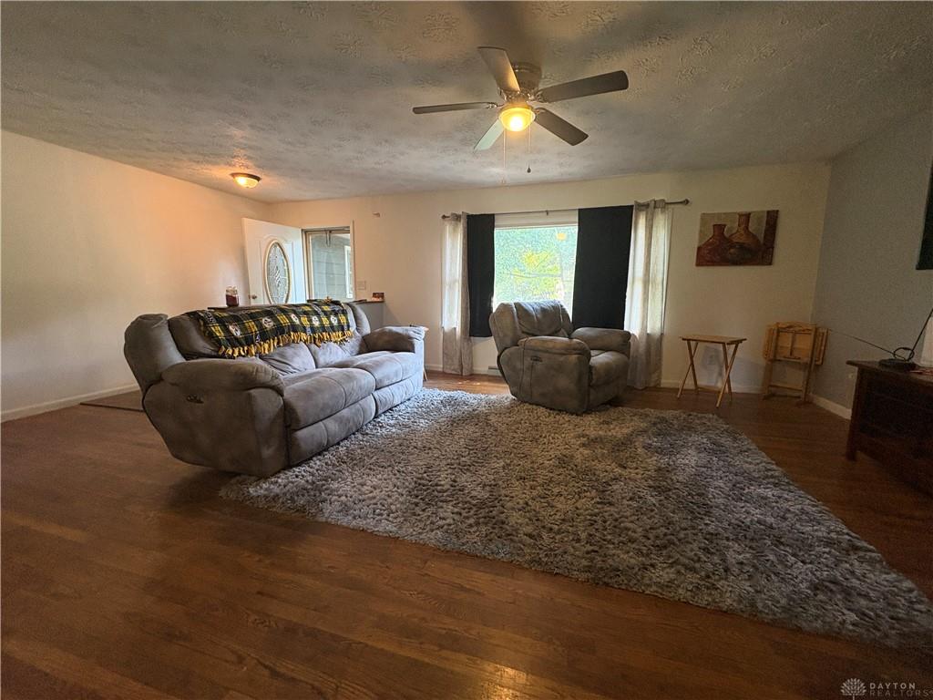 416 E Spring Property Photo 2