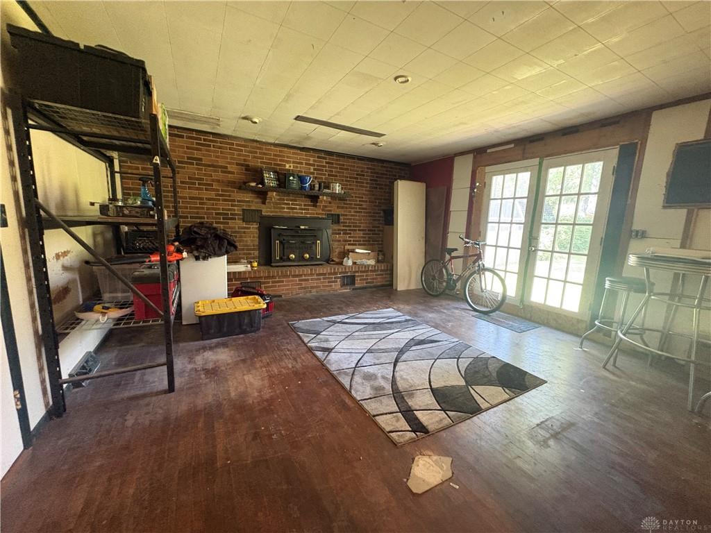 416 E Spring Property Photo 5
