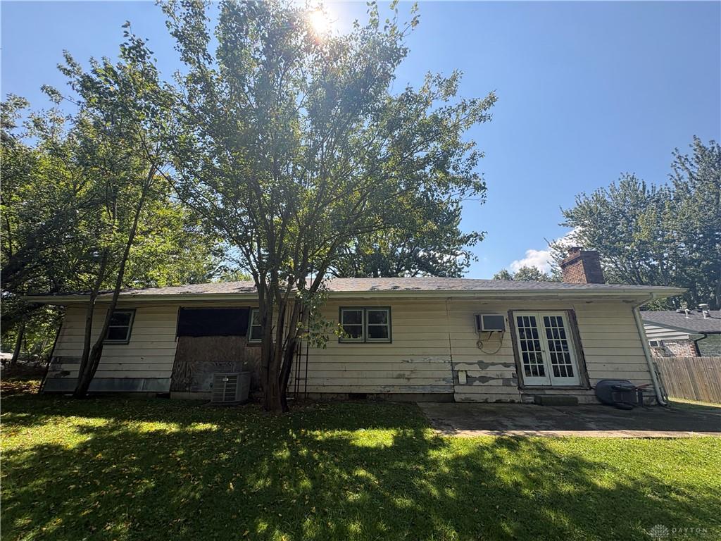 416 E Spring Property Photo 17