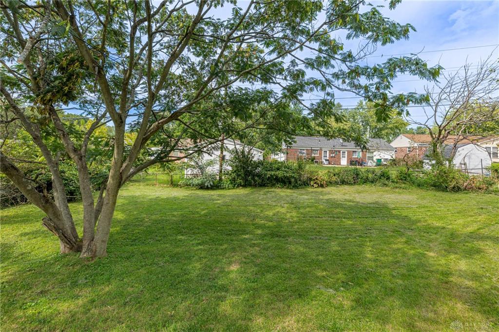 69 Blossom Property Photo 29