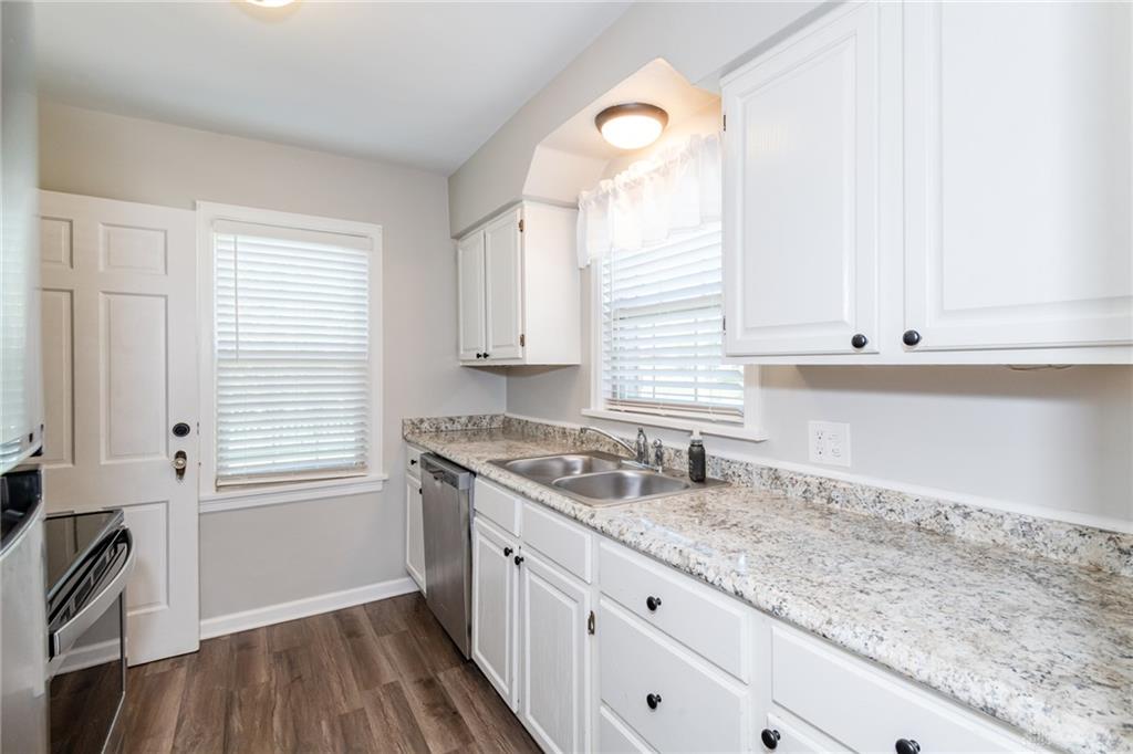 1014 Gainsborough Property Photo 13