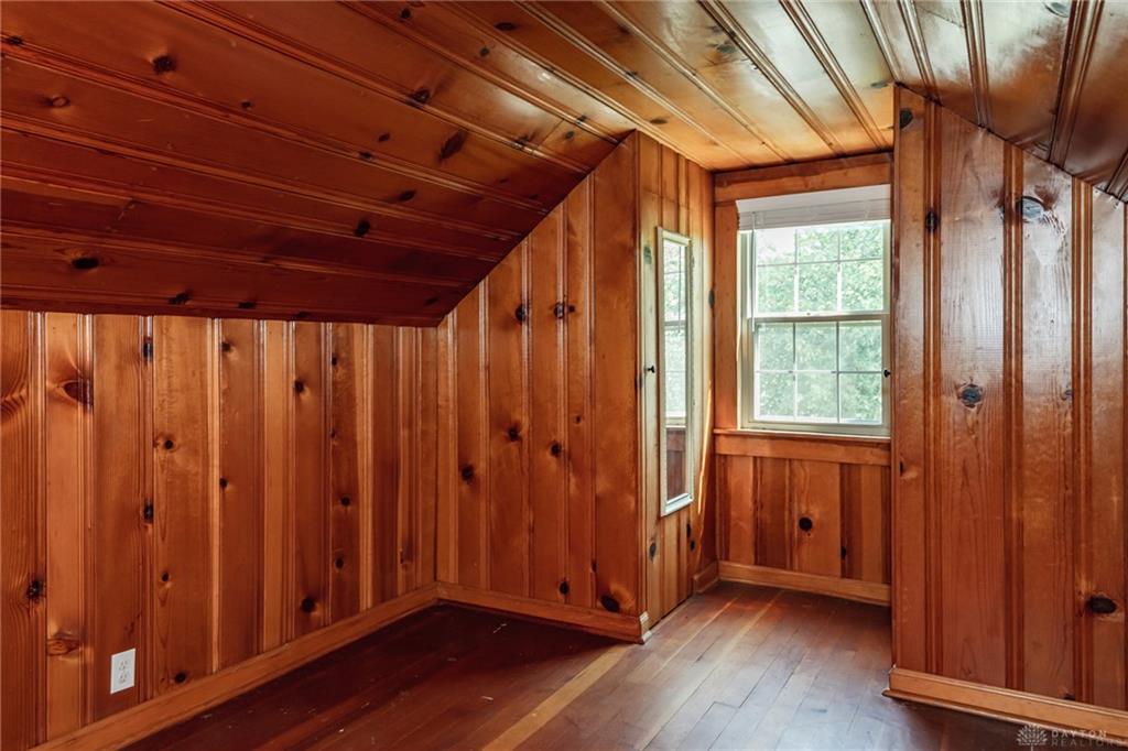 1014 Gainsborough Property Photo 23