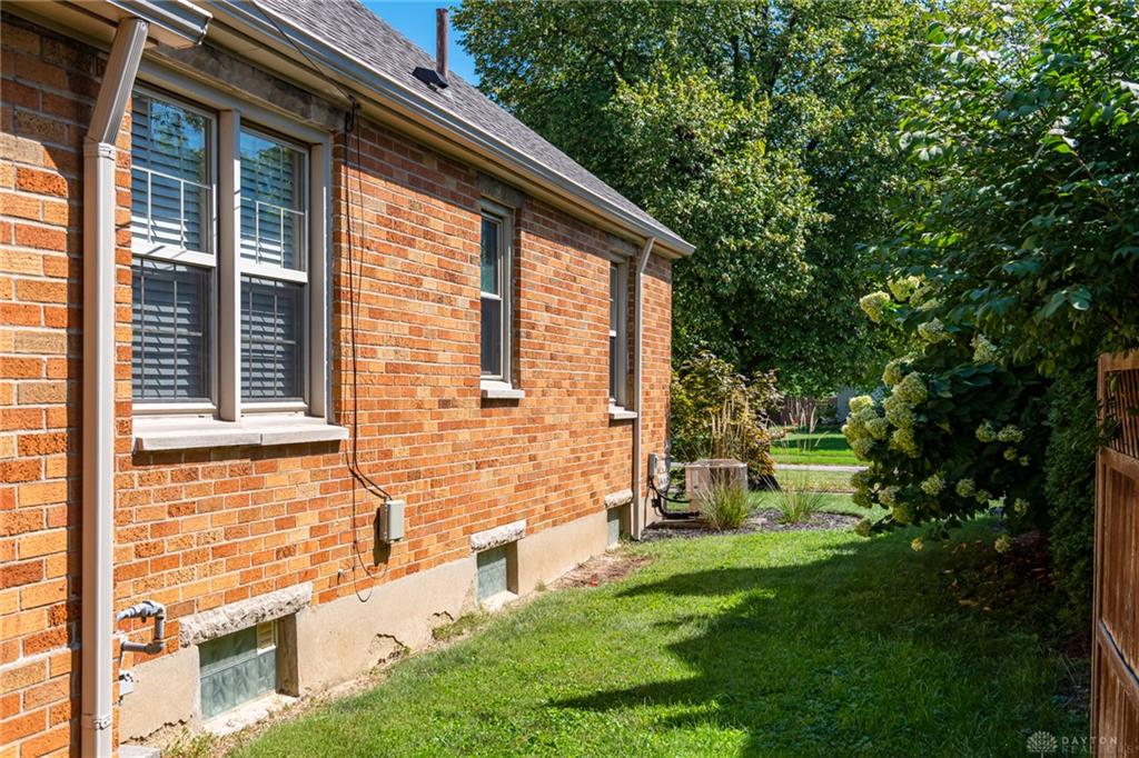 1014 Gainsborough Property Photo 34