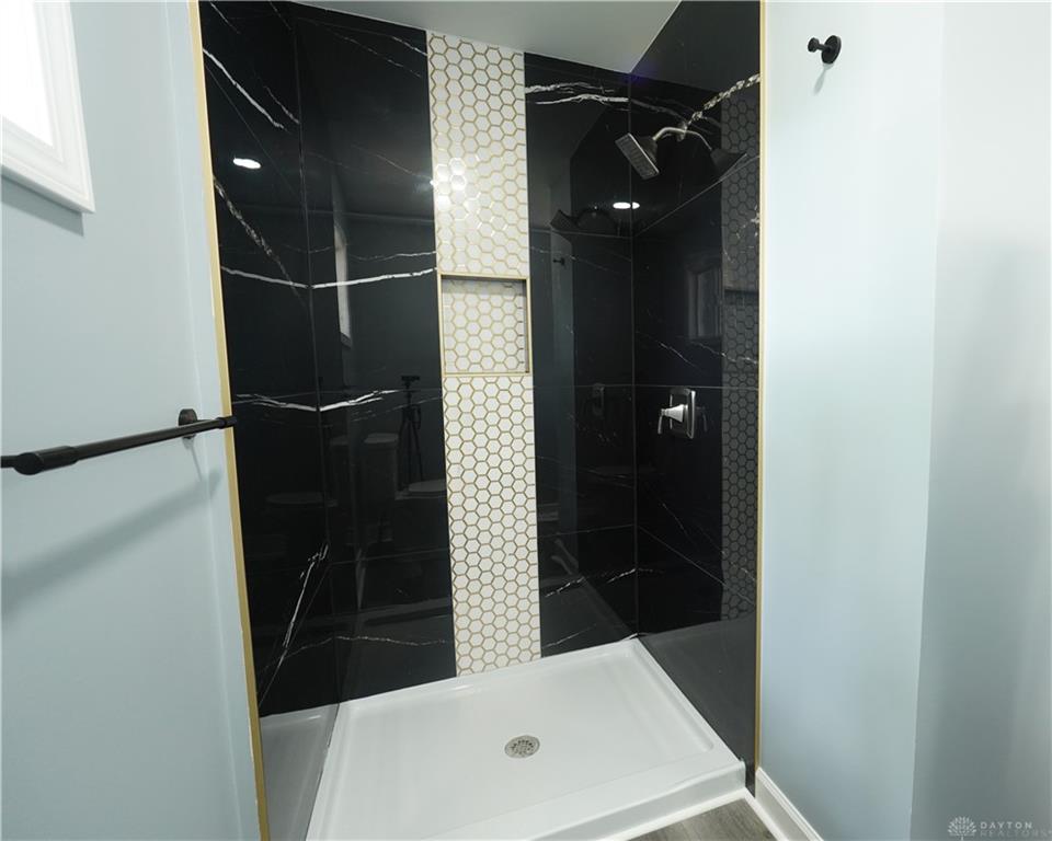 2525 Jerome Property Photo 14