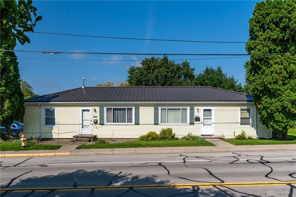 404 E Lawn