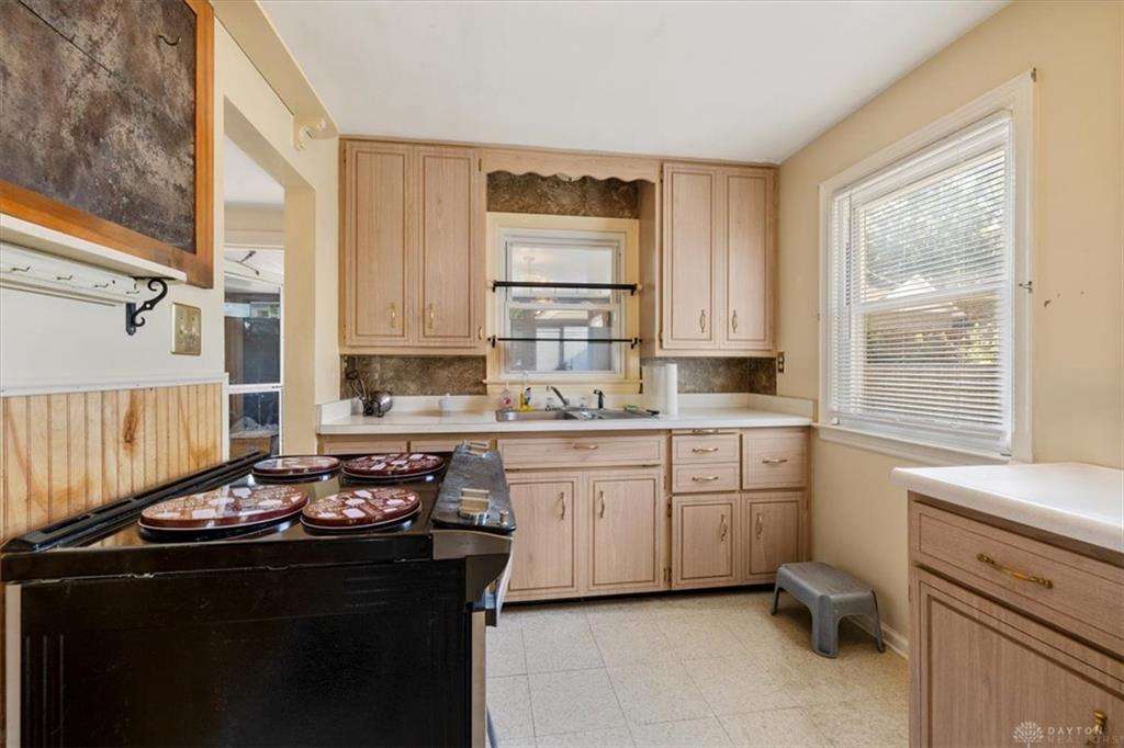 2502 Springmont Property Photo 24