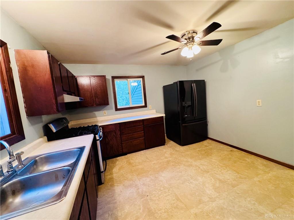 3426 Suburban Property Photo 5