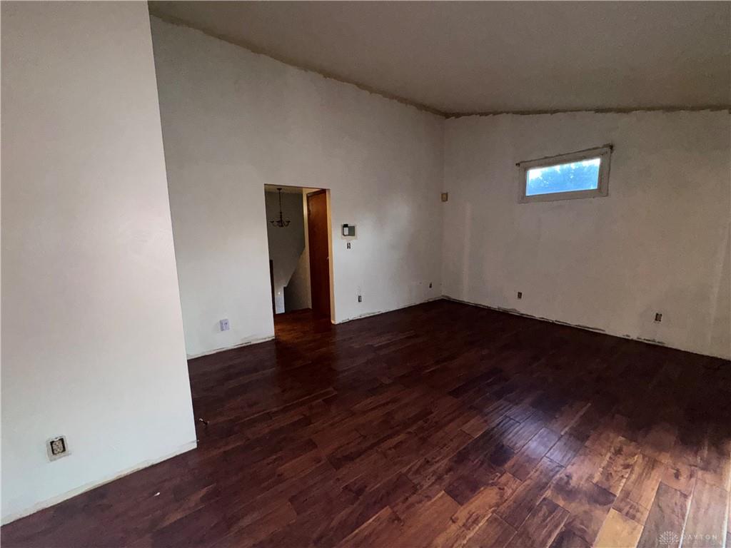 3426 Suburban Property Photo 6