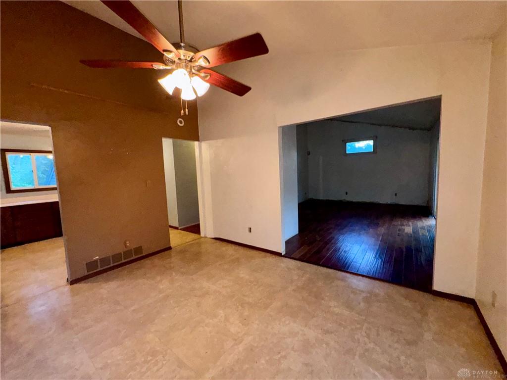 3426 Suburban Property Photo 14