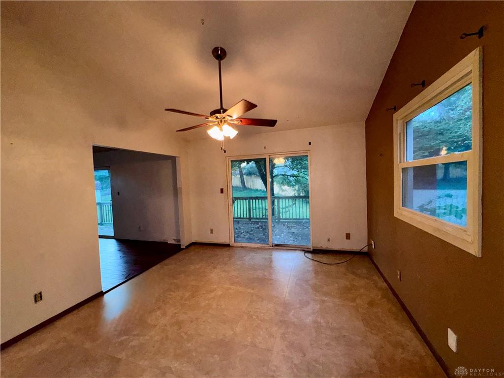 3426 Suburban Property Photo 15