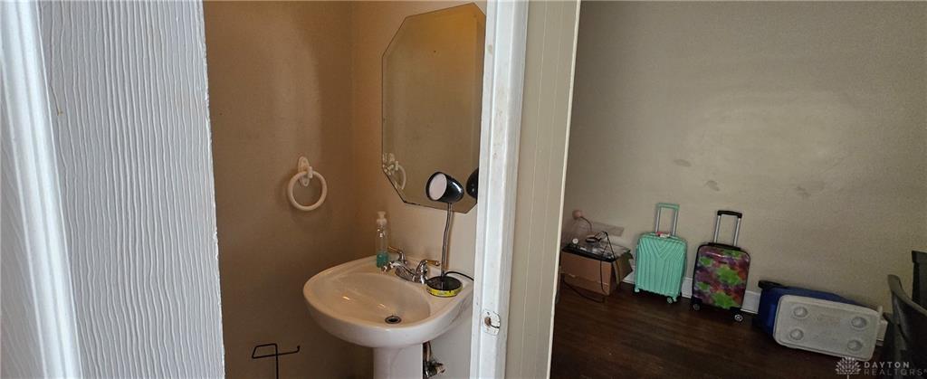 1809 Columbia Property Photo 9