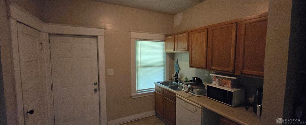 1809 Columbia Property Photo 10