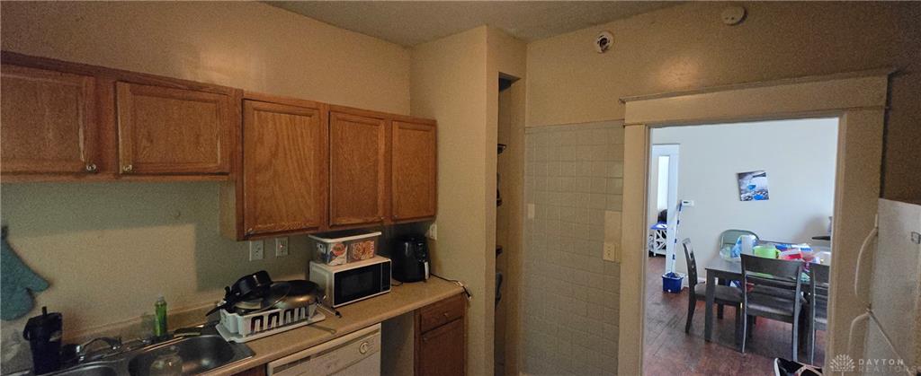 1809 Columbia Property Photo 11