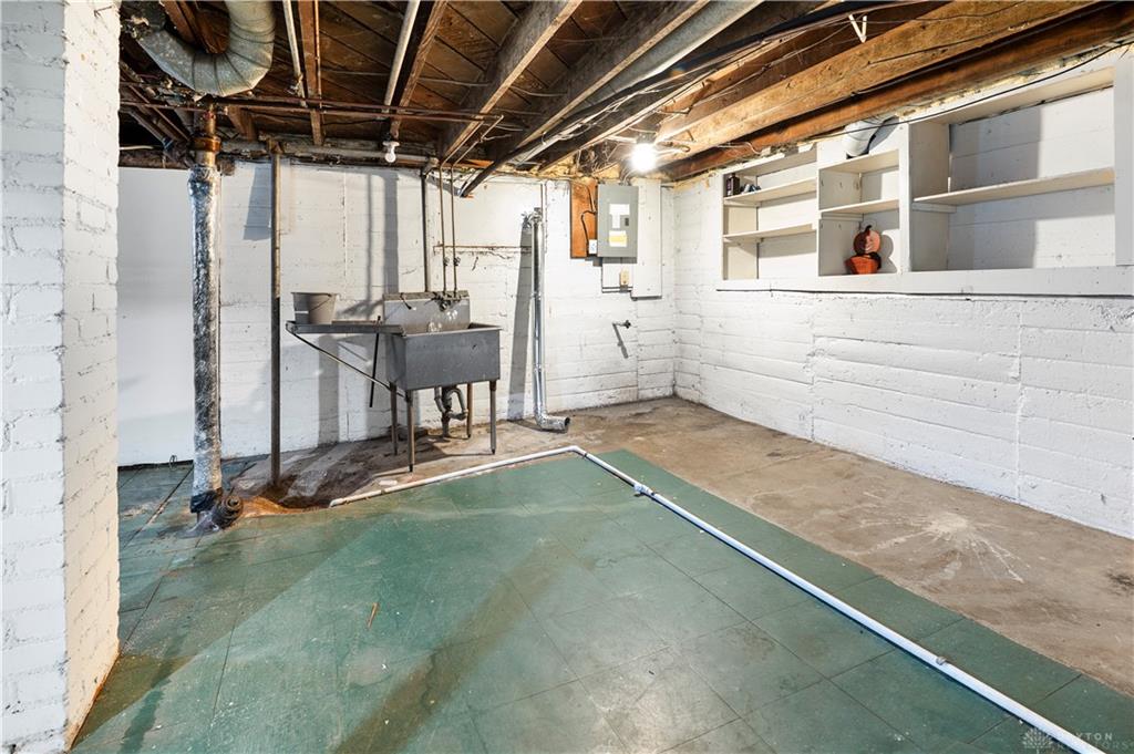 1140 Croyden Property Photo 18