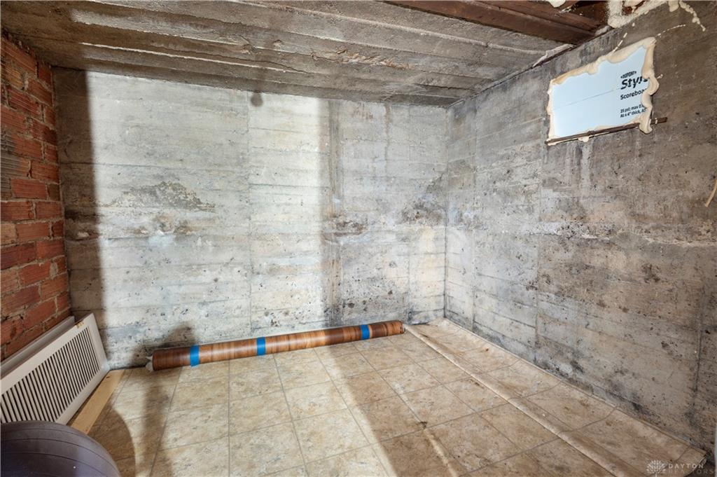 1140 Croyden Property Photo 19