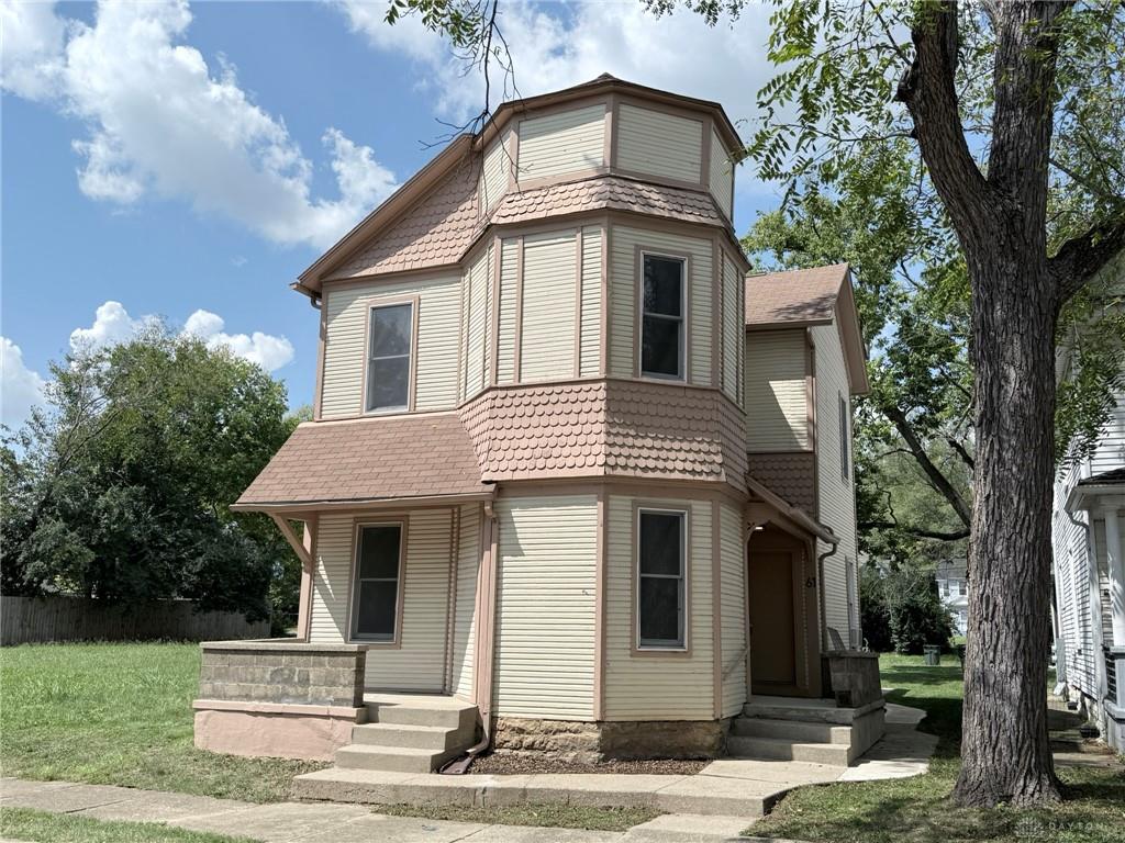 61 Drake Property Photo 1