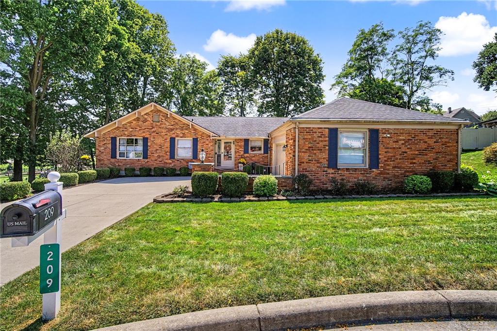 209 E Twin Property Photo 2