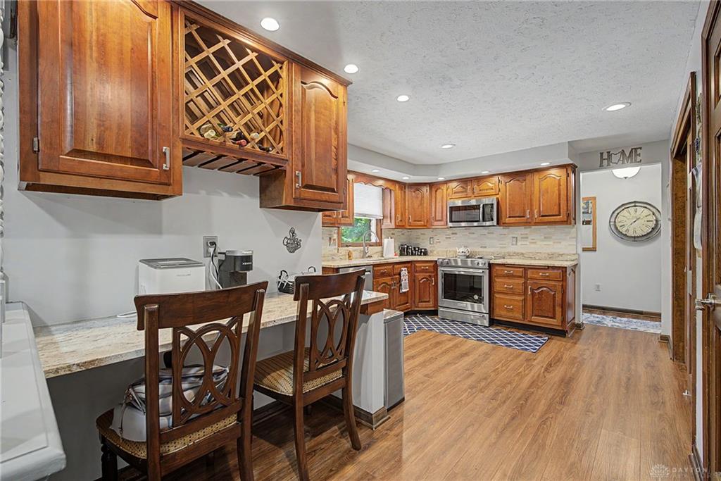 209 E Twin Property Photo 8