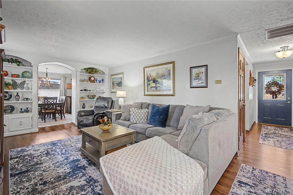 209 E Twin Property Photo 13