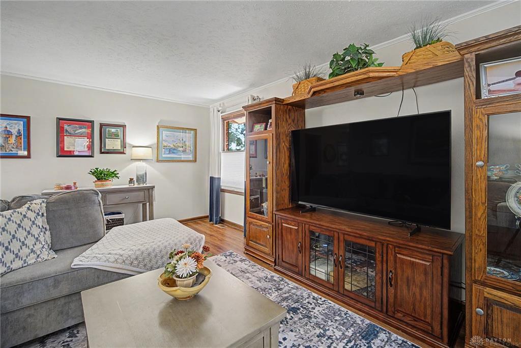 209 E Twin Property Photo 17