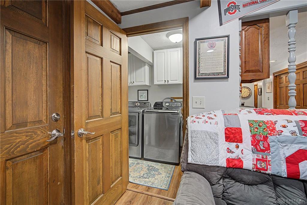 209 E Twin Property Photo 23